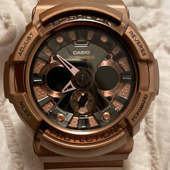 Casio G-Shock GA-200GD 5229 men’s large watch - Picture 2 of 10